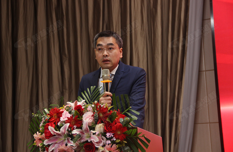 金牛辭舊歲，猛虎迎春來。搭著歡樂的時光列車，我們一起歡送碩果累累的2021年，迎來了嶄新的2022年。1月26日，我們歡聚一堂，在歡聲笑語、載歌載舞中迎接新春，“立足新鴻程開創新局面”桂林鴻程2021年年終總結表彰會由此開始！